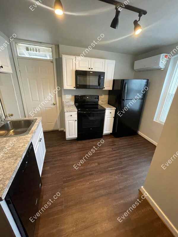 1614 Maury St #A - Photo 2 of 13
