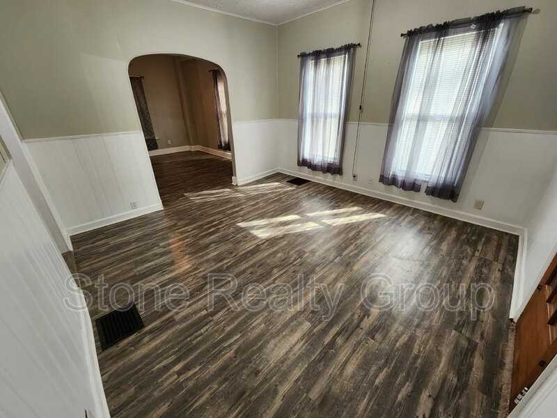 1467 S 8th St - Photo 5 of 15