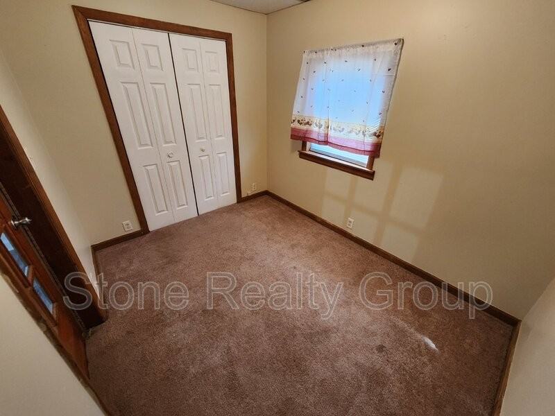 1467 S 8th St - Photo 6 of 15