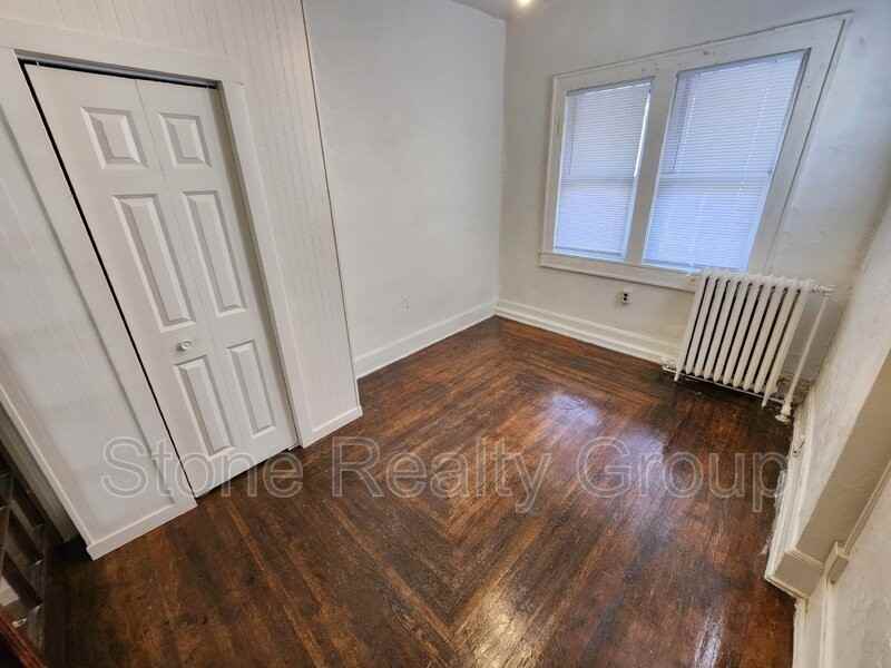 514 1/2 S 5th St - Photo 6 of 9