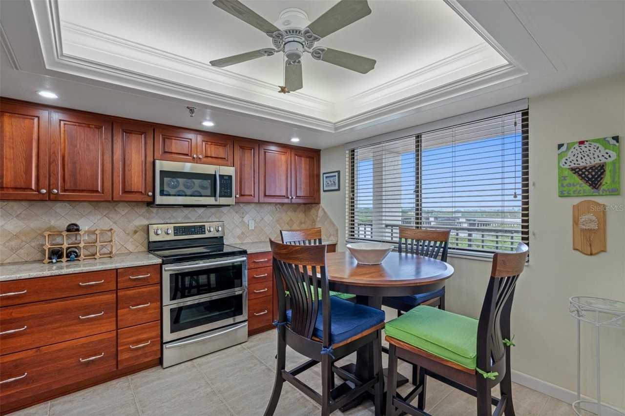 19111 Vista Bay Dr #612 - Photo 6 of 36