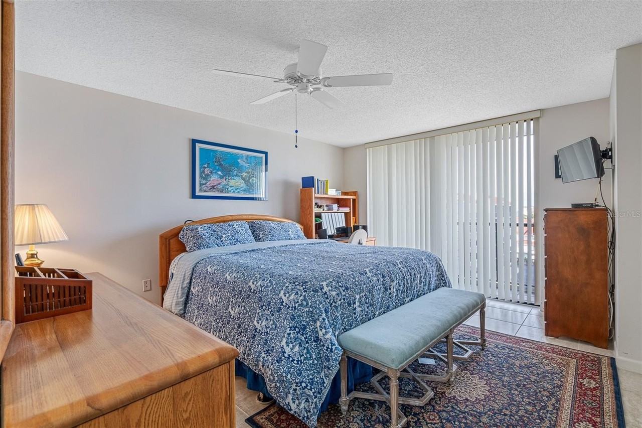 19111 Vista Bay Dr #612 - Photo 7 of 36