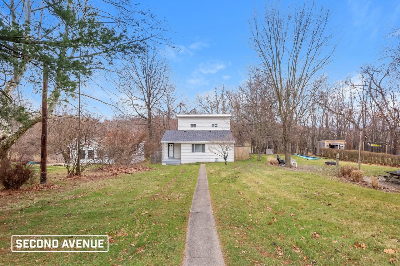 4770 Hamilton Rd - Photo 2 of 18
