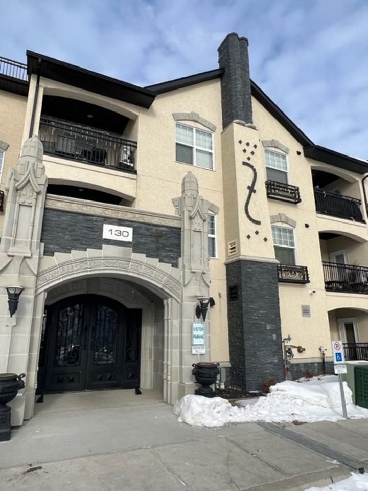 2 Bedroom Condo in Rosewood Apartments 130 AstoriaBuilding F