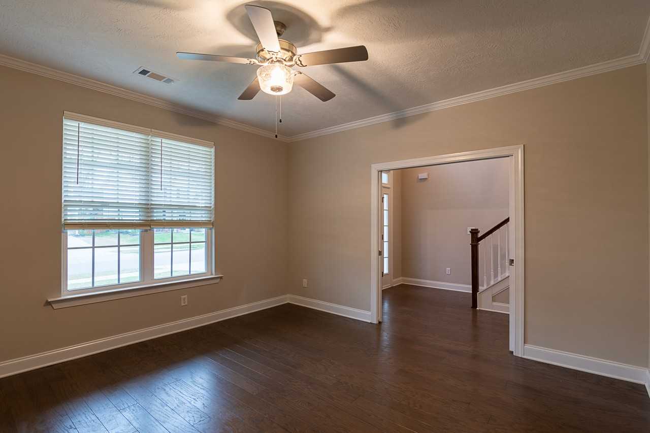 453 Arrowwood Dr #1 - Photo 4 of 50