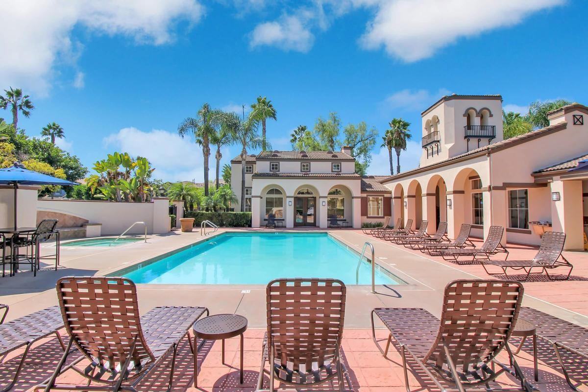 70 Sklar St - Photo 7 of 12