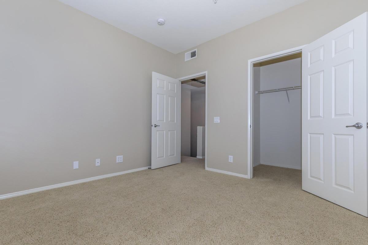 70 Sklar St - Photo 5 of 19