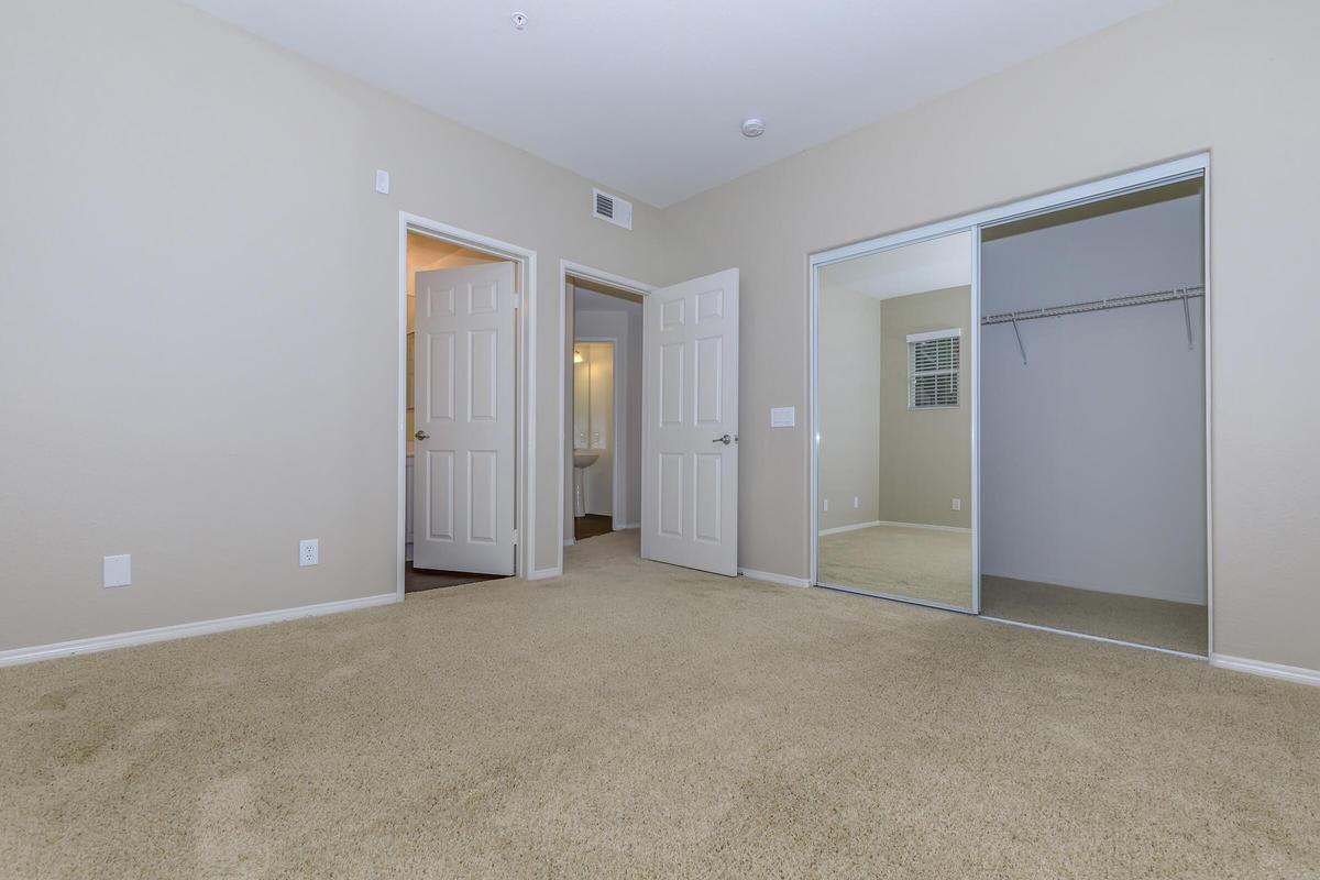 70 Sklar St - Photo 3 of 19