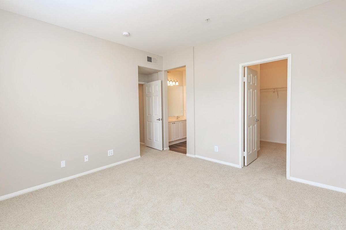 2000 Corporate Dr - Photo 5 of 43