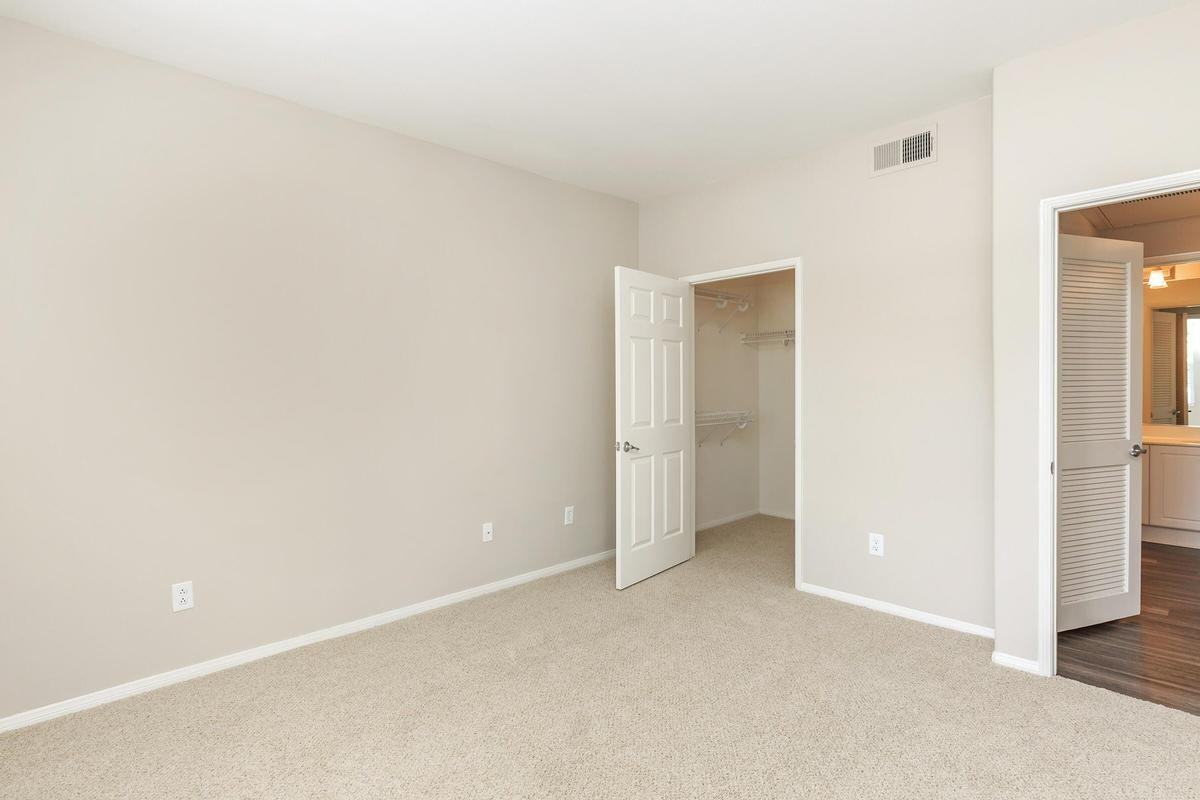 2000 Corporate Dr - Photo 2 of 43