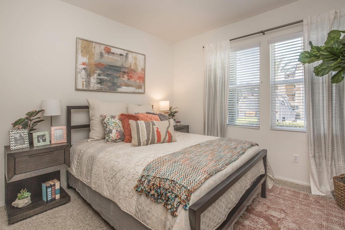 27082 Oneill Dr - Photo 3 of 50