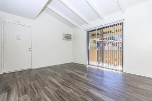 375 S Randolph Ave - Photo 1 of 1