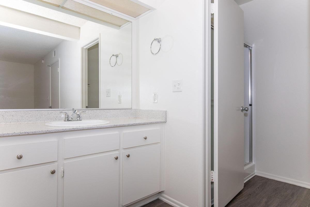 375 S Randolph Ave - Photo 7 of 13