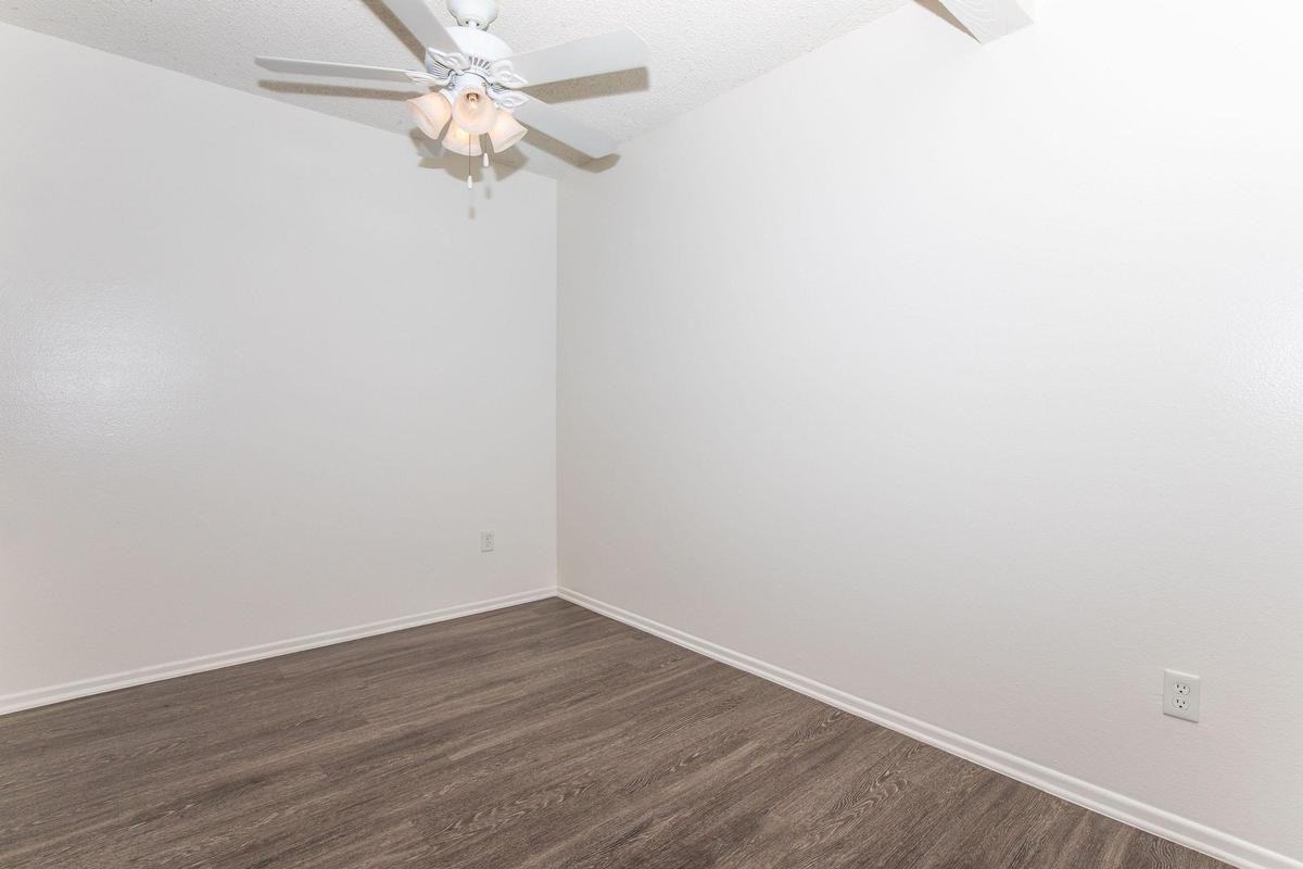 375 S Randolph Ave - Photo 3 of 13