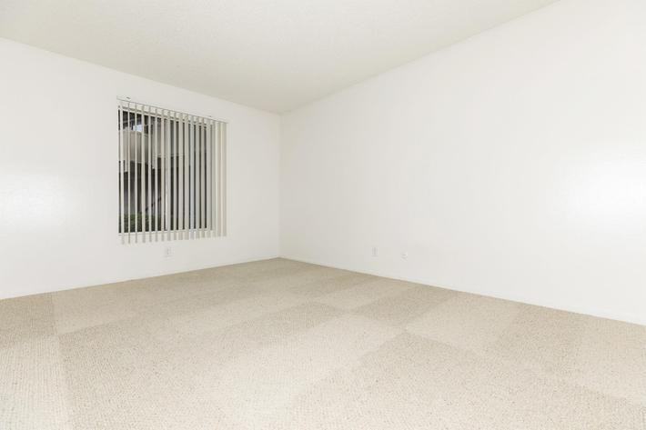1619 W Crescent Ave - Photo 6 of 11