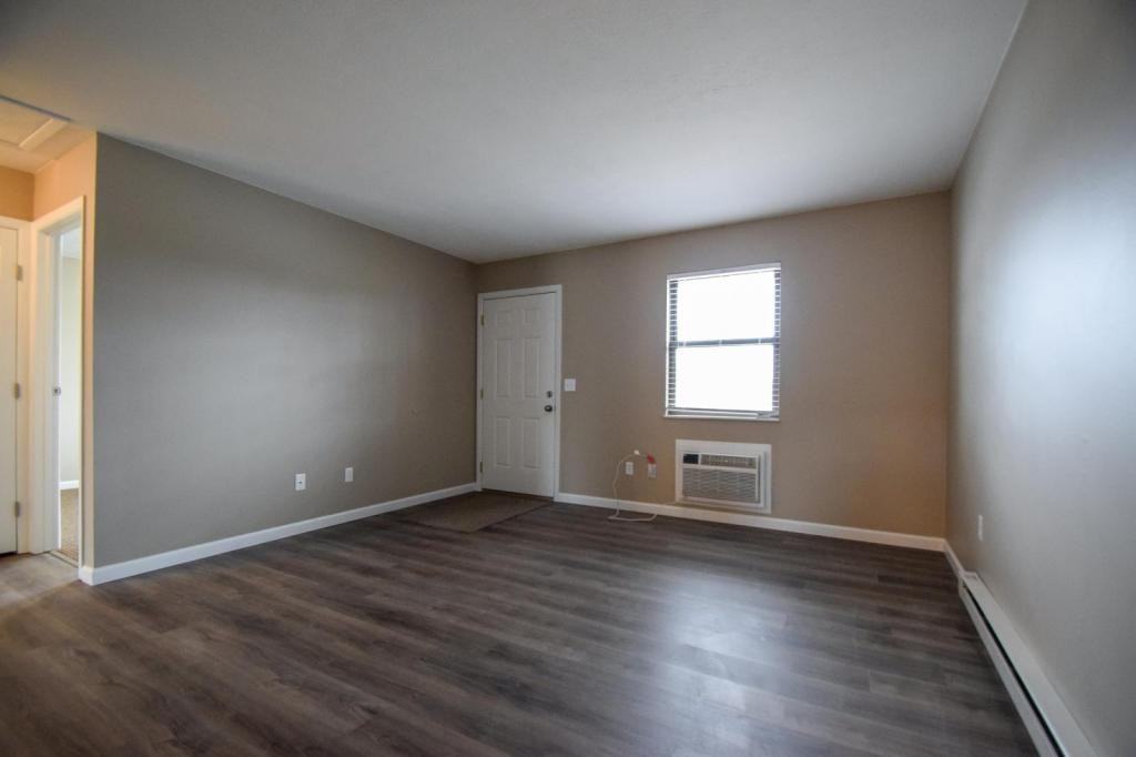 3415 Lilac Ln - Photo 2 of 8