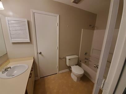 1000 - Photo 2 of 11