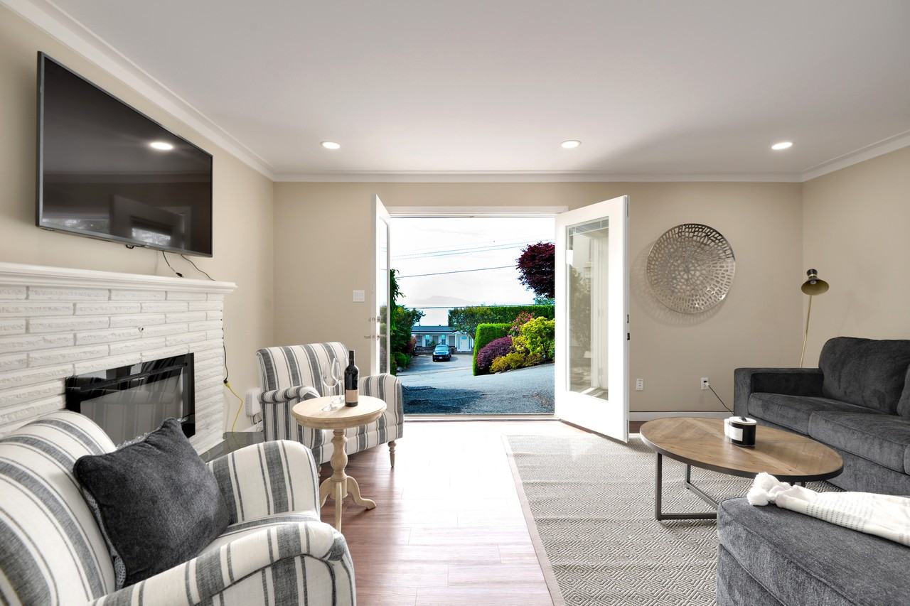 13155 Marine Drive - Photo 4 of 27
