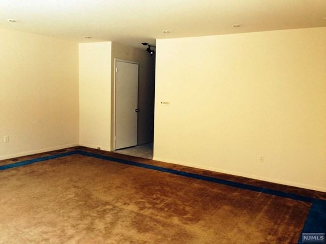 332 Pond Ct #332 - Photo 3 of 24