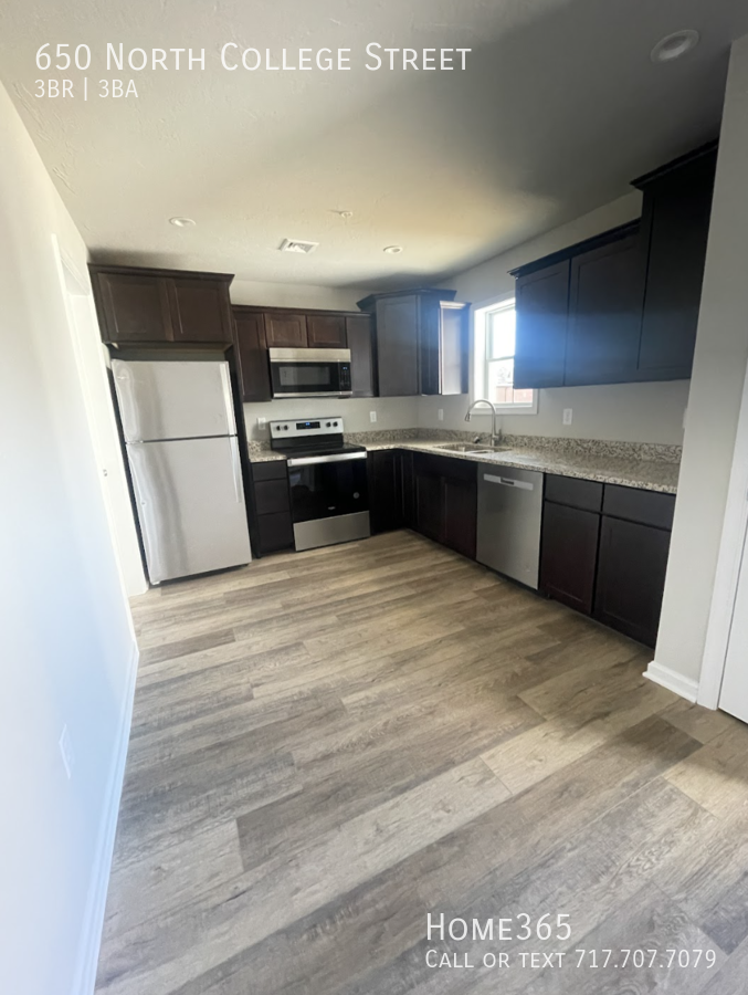 650 N College St - Photo 2 of 28