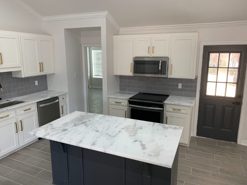 2922 Bobbie St - Photo 3 of 27