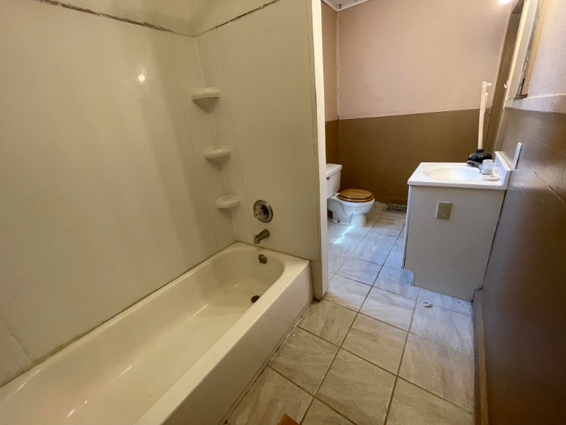 1202 1/2 Gomber Ave - Photo 6 of 12