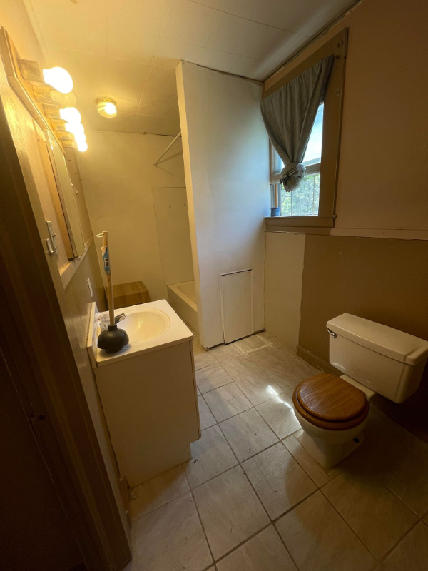 1202 1/2 Gomber Ave - Photo 7 of 12