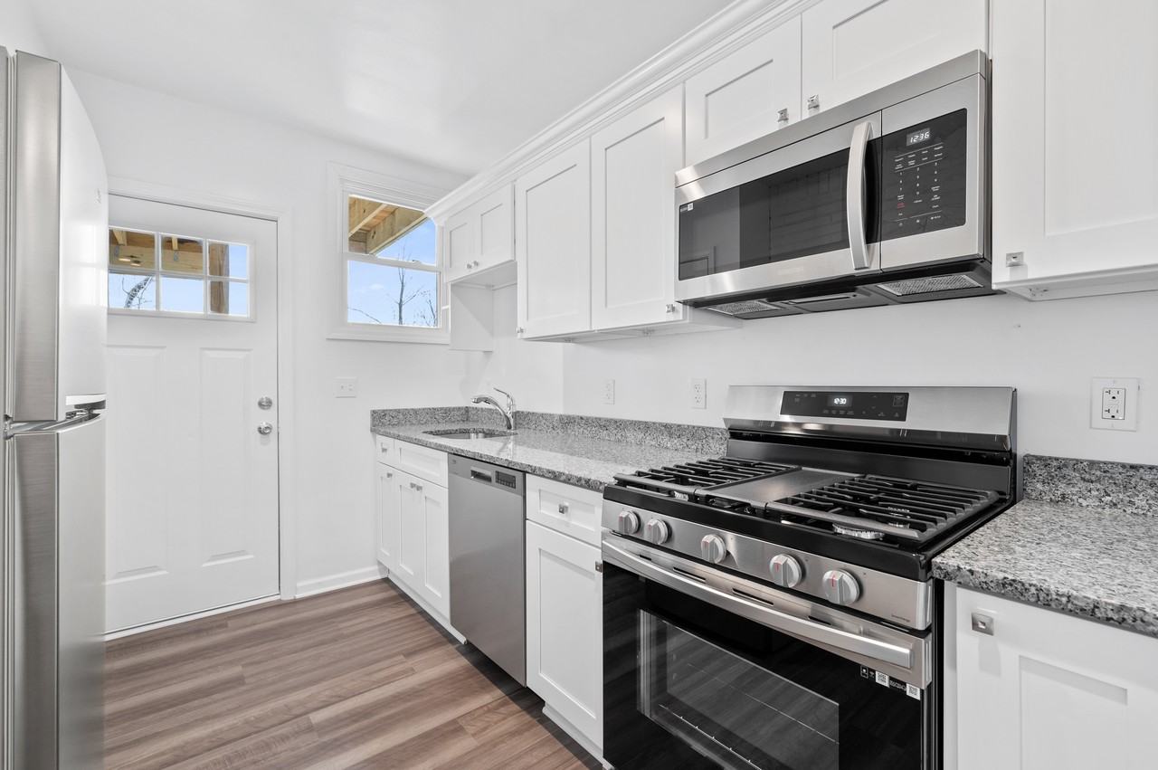 477 Norton St #1 - Photo 7 of 20