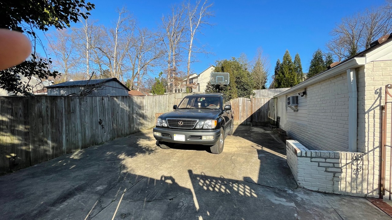7607 Fort Hunt Rd - Photo 3 of 22