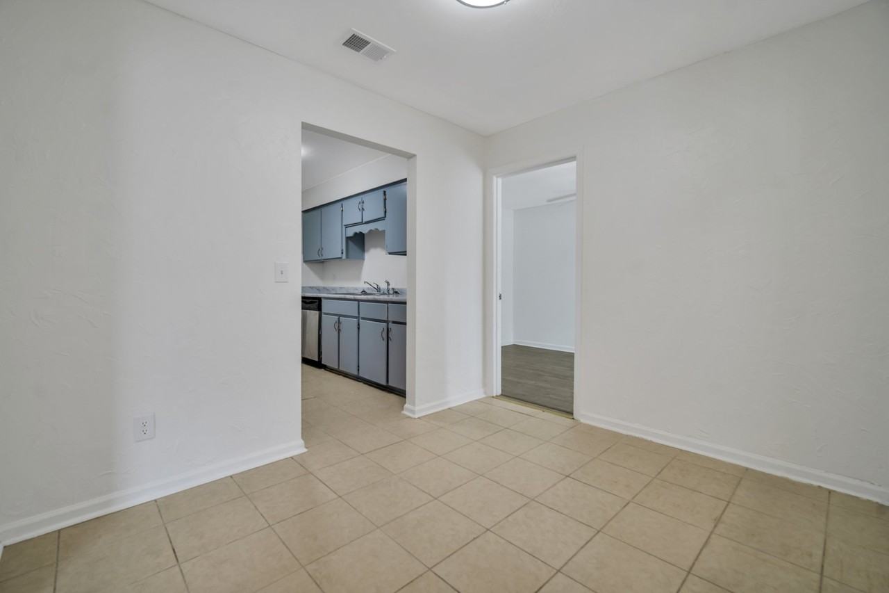 1732 Talmadge Rd #1 - Photo 3 of 33