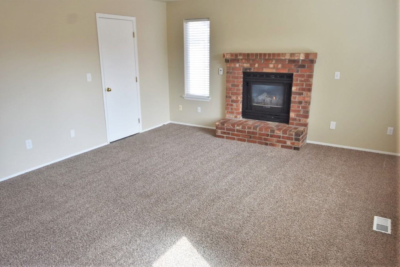 12129 Se 314th Pl - Photo 3 of 14