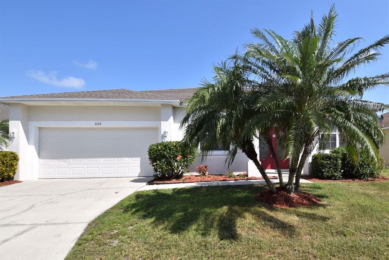 606 Terranova Dr - Photo 2 of 20