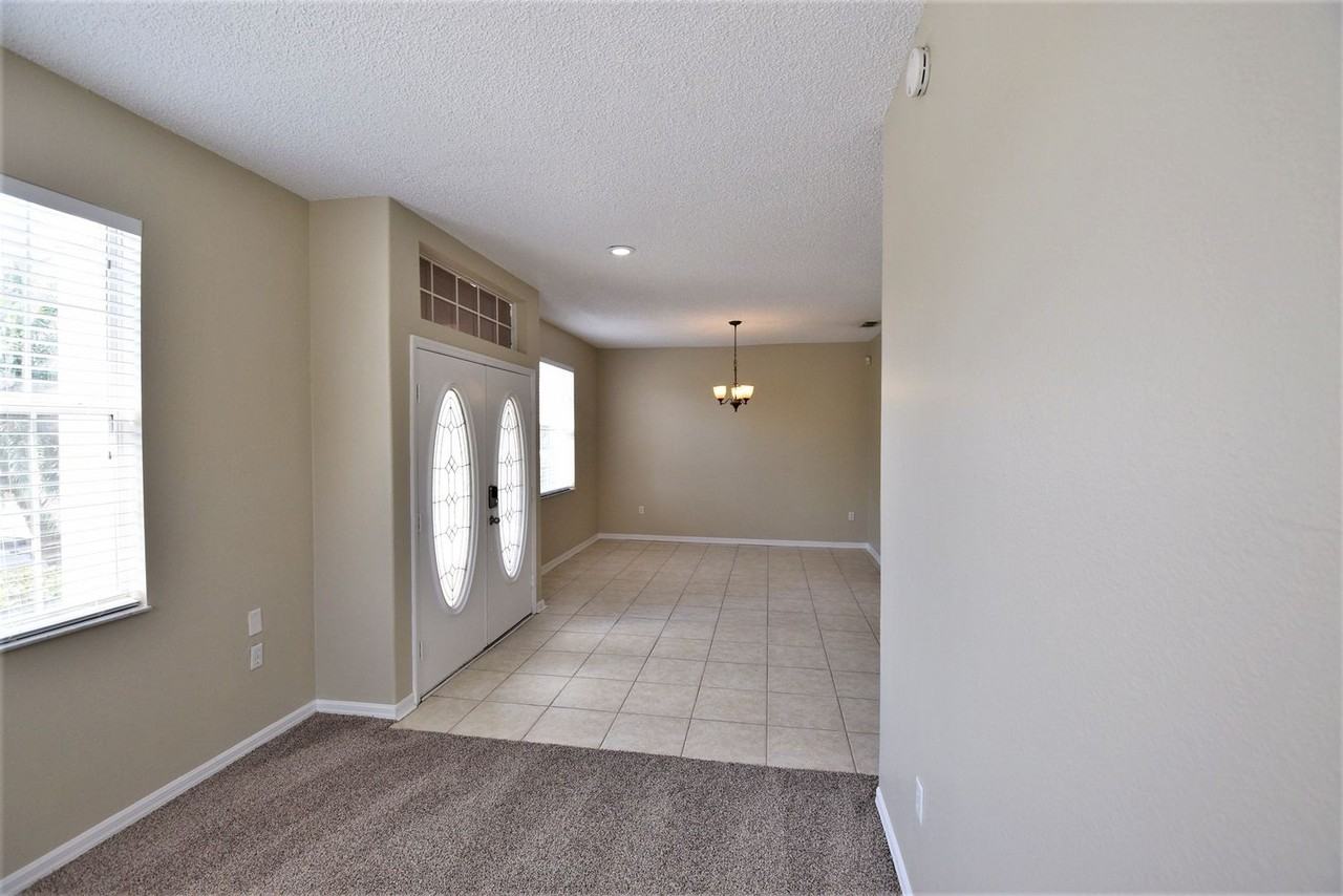 606 Terranova Dr - Photo 3 of 20