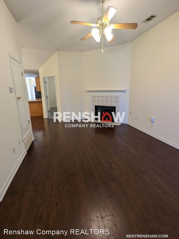 6893 Century Oaks Dr - Photo 3 of 15