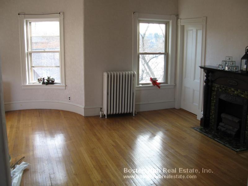 20 Crystal St - Photo 2 of 17