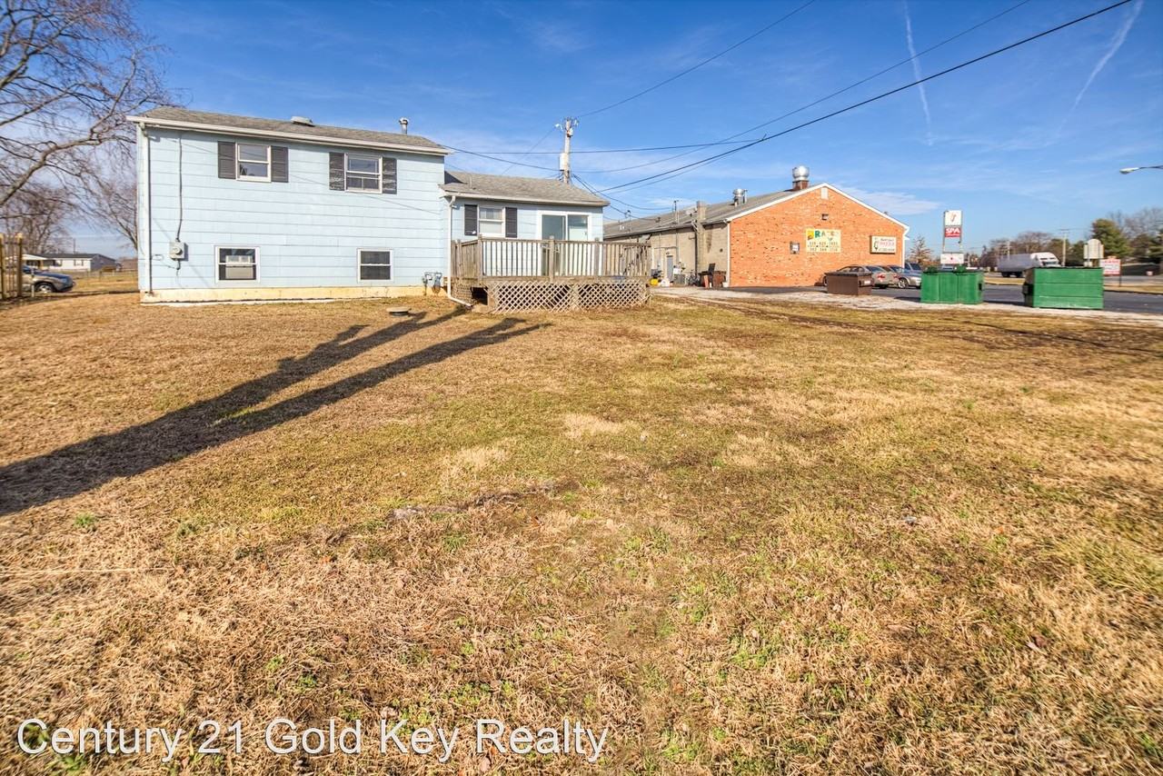 203 Sycamore Rd - Photo 3 of 14