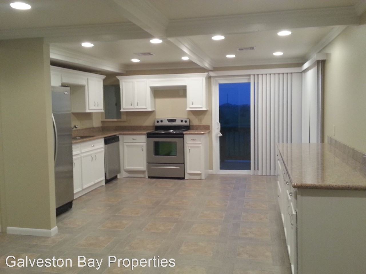 14211 Miramar Dr - Photo 3 of 12