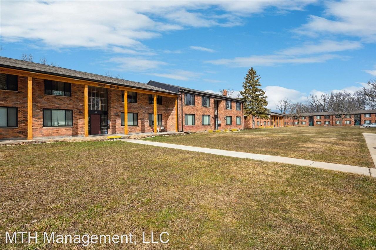 1024 S. Brown Street - Photo 2 of 50