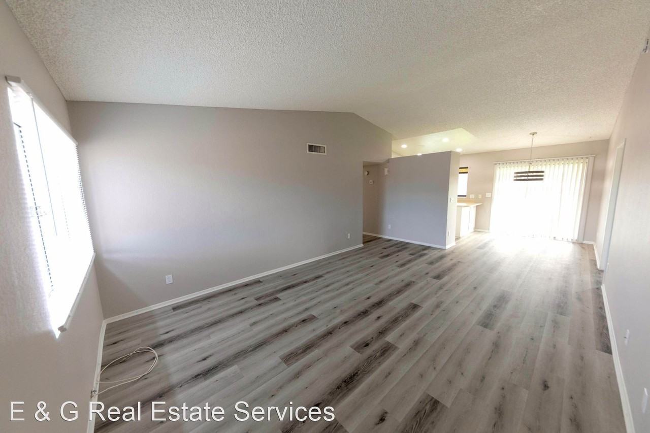 10713 W Campbell Ave - Photo 2 of 29