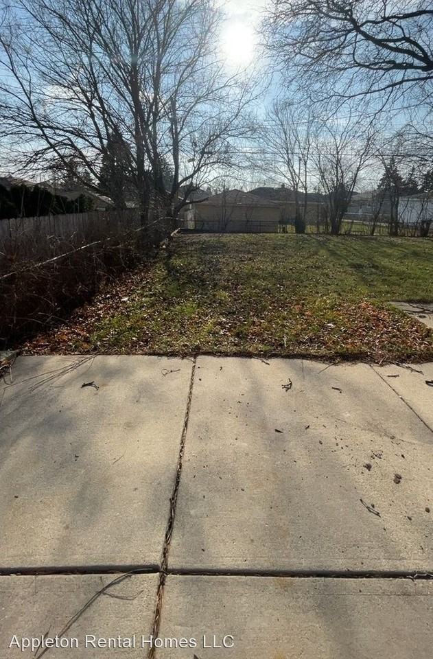7711 W Mill Rd - Photo 3 of 20