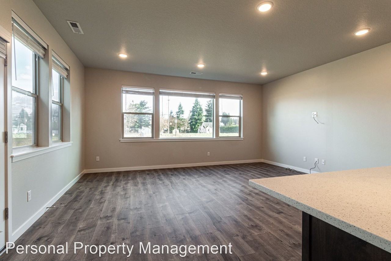 8715 Ne 43rd Pl - Photo 3 of 17