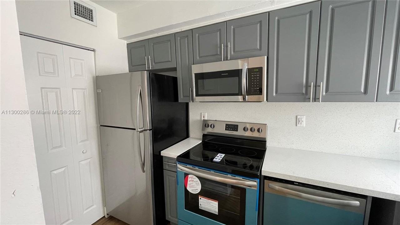 209 Nw 84th St #209 - Photo 3 of 8