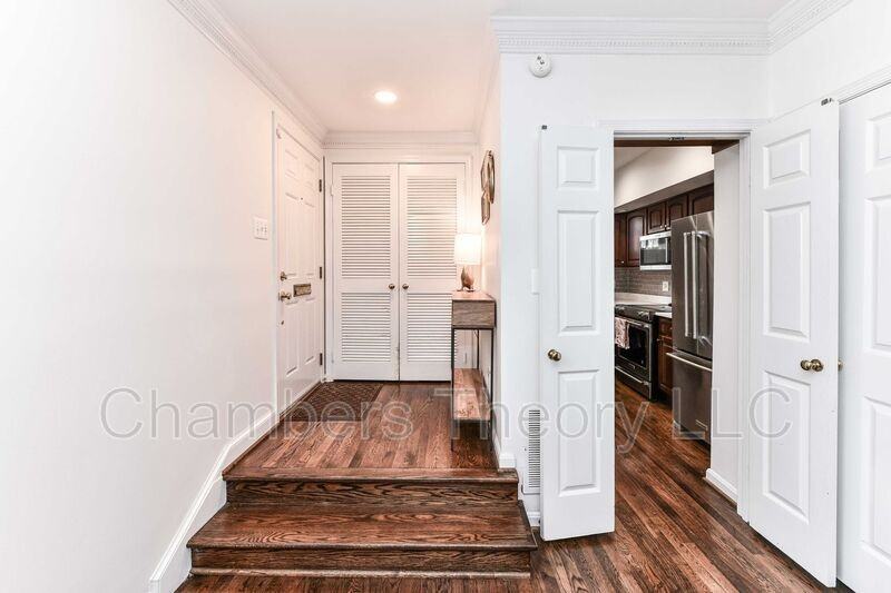509 S Saint Asaph St - Photo 3 of 50
