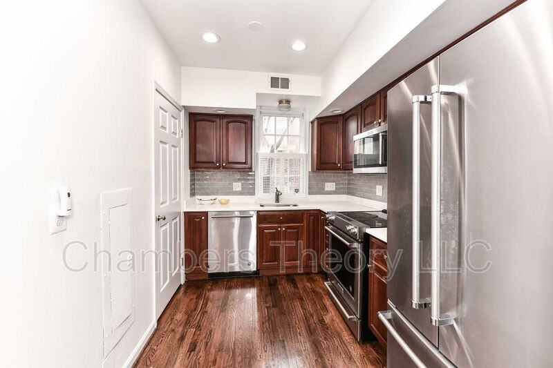 509 S Saint Asaph St - Photo 4 of 50