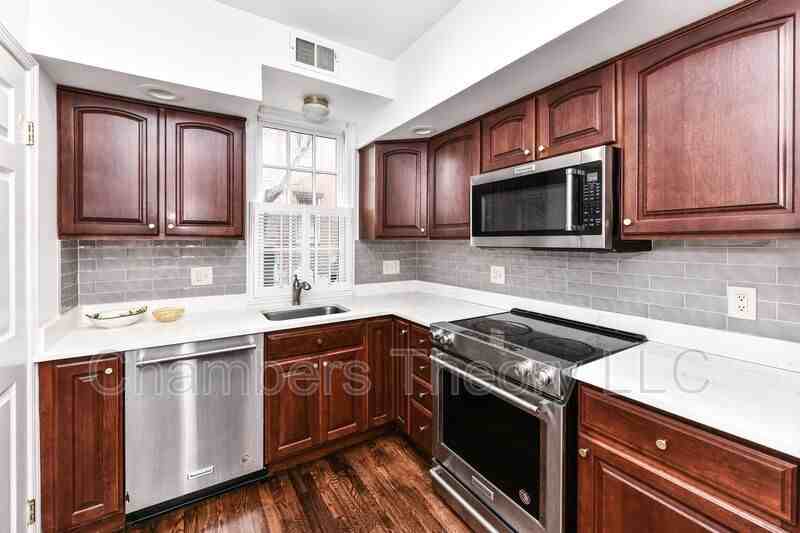 509 S Saint Asaph St - Photo 5 of 50