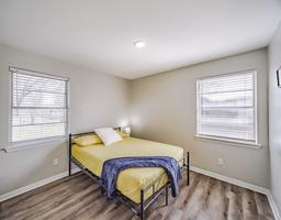 featured image of Longridge Dr