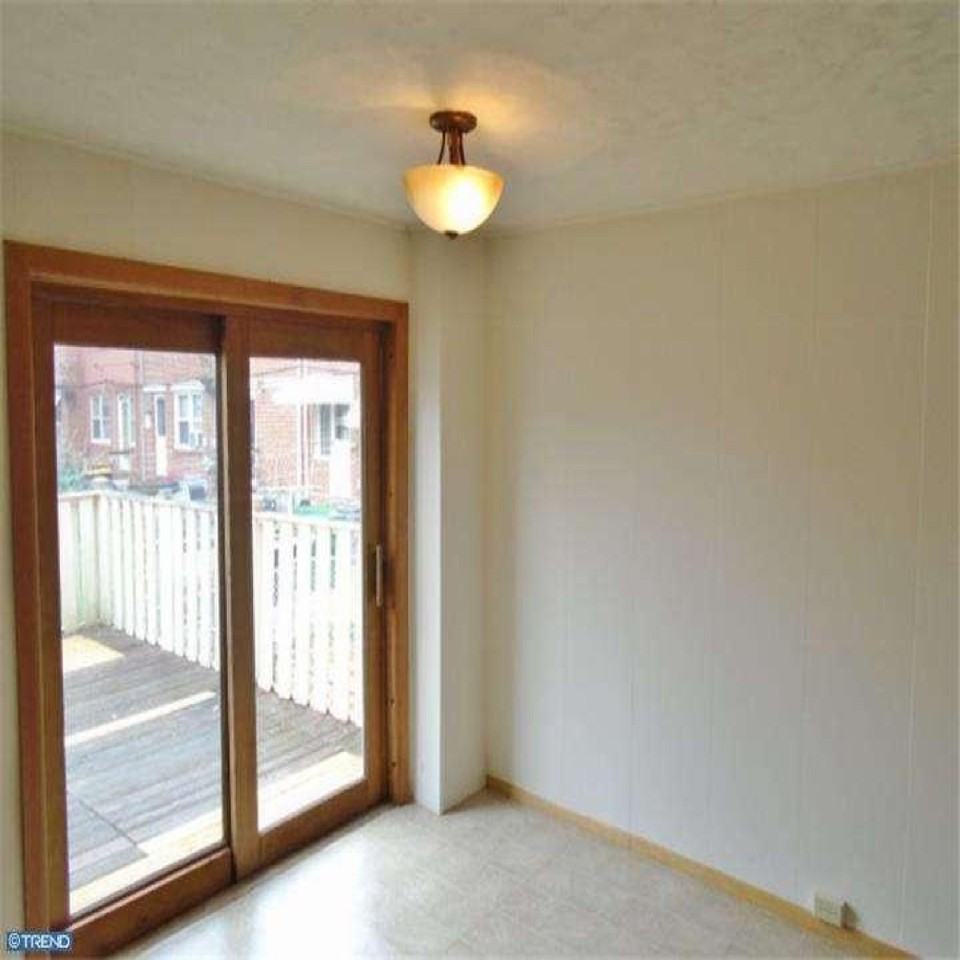 916 Baltimore Avenue - Photo 2 of 4