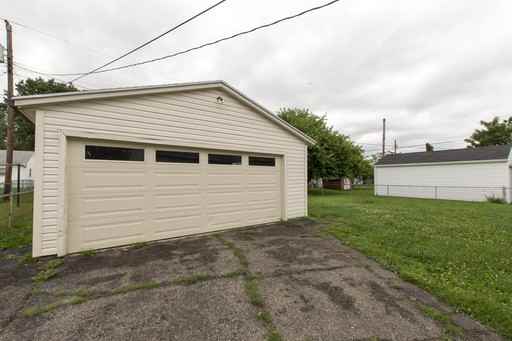 4827 Barnhart Ave - Photo 3 of 16