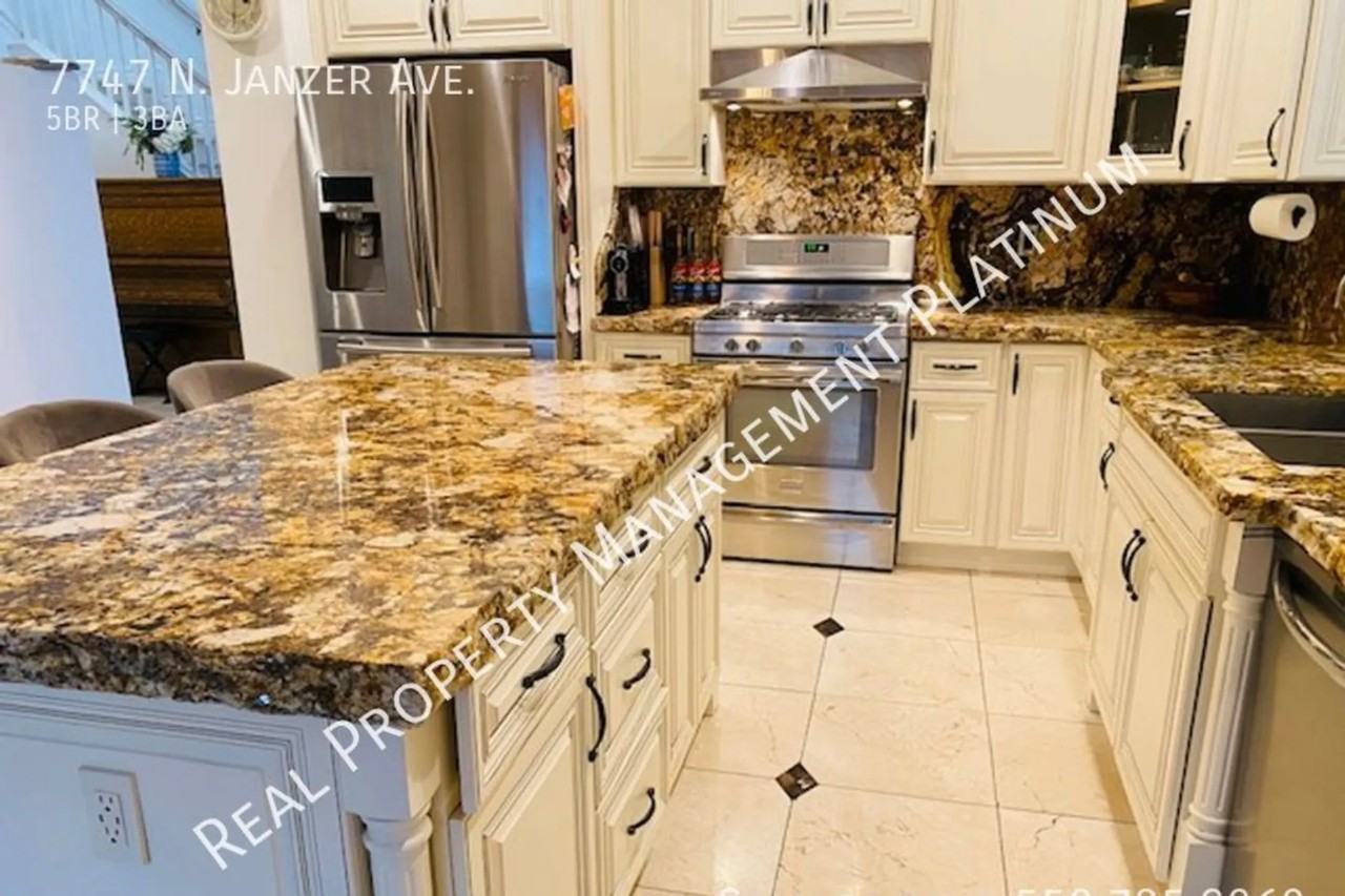7747 N Janzer Ave - Photo 3 of 31