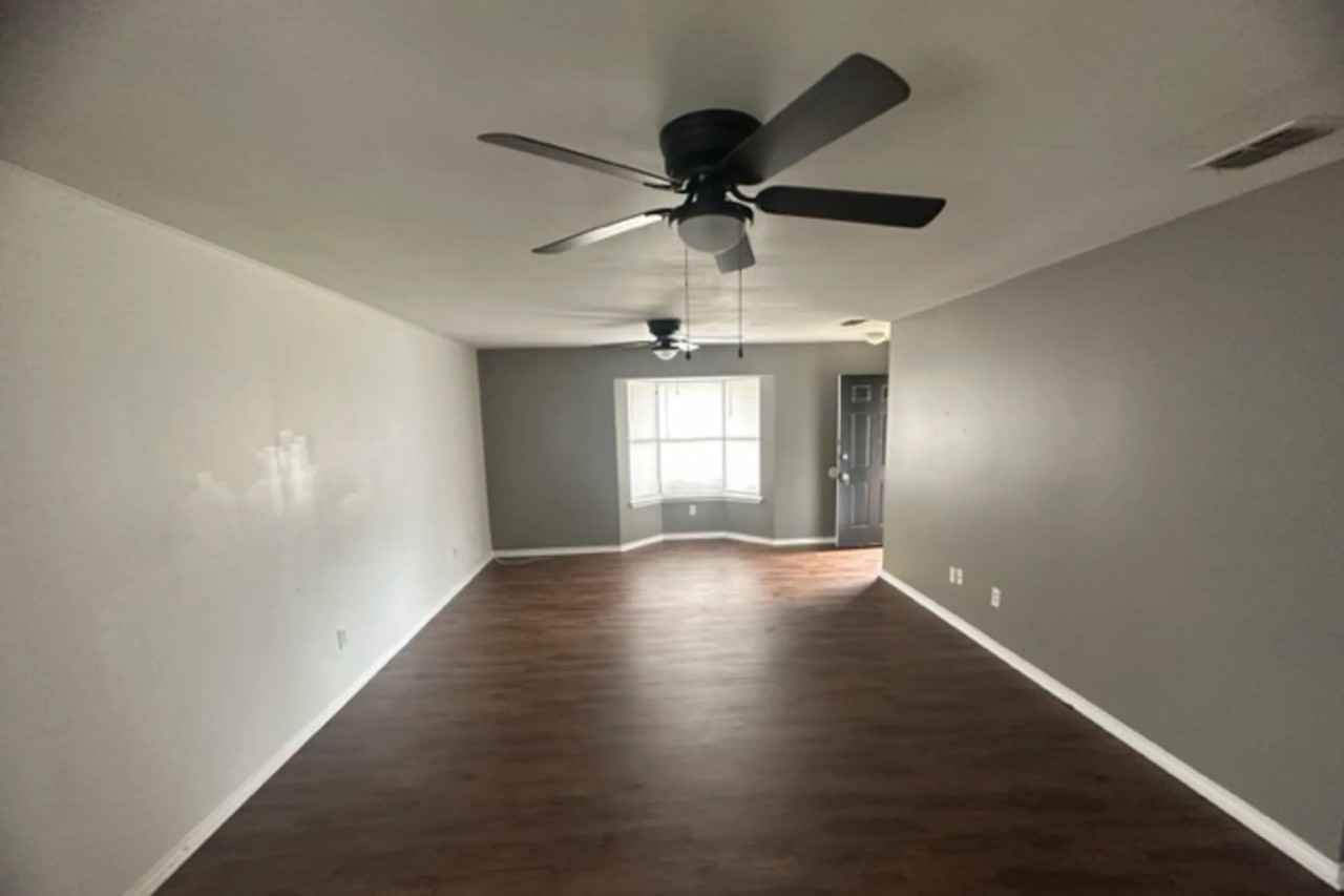 16094 Shoshone Dr - Photo 3 of 8